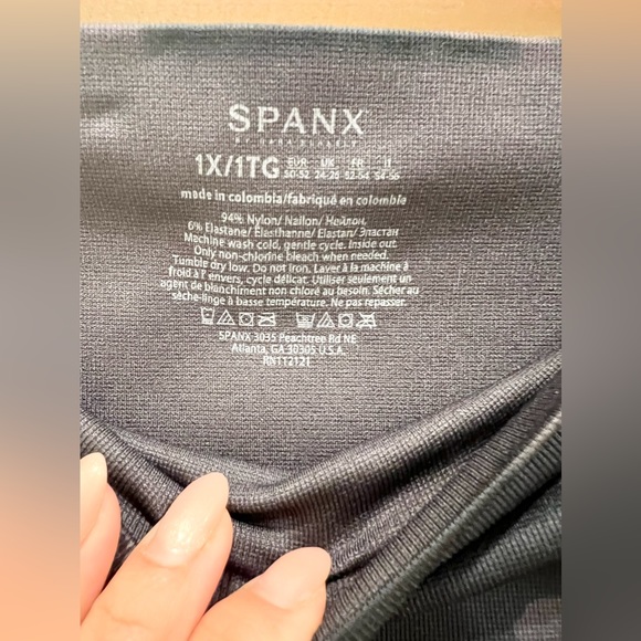 SPANX Seamless Leggings - Picture 4 of 4